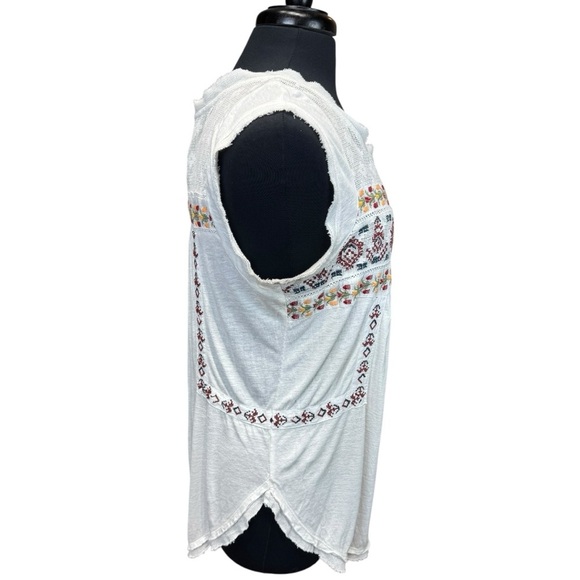 Free People Reckless Abandoned Embroidered White Sleeveless Boho Top Size Medium - Picture 3 of 7